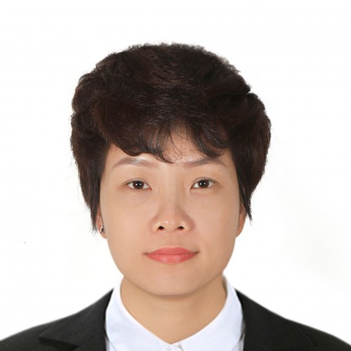 Bà Lê Thị Minh Khanh  